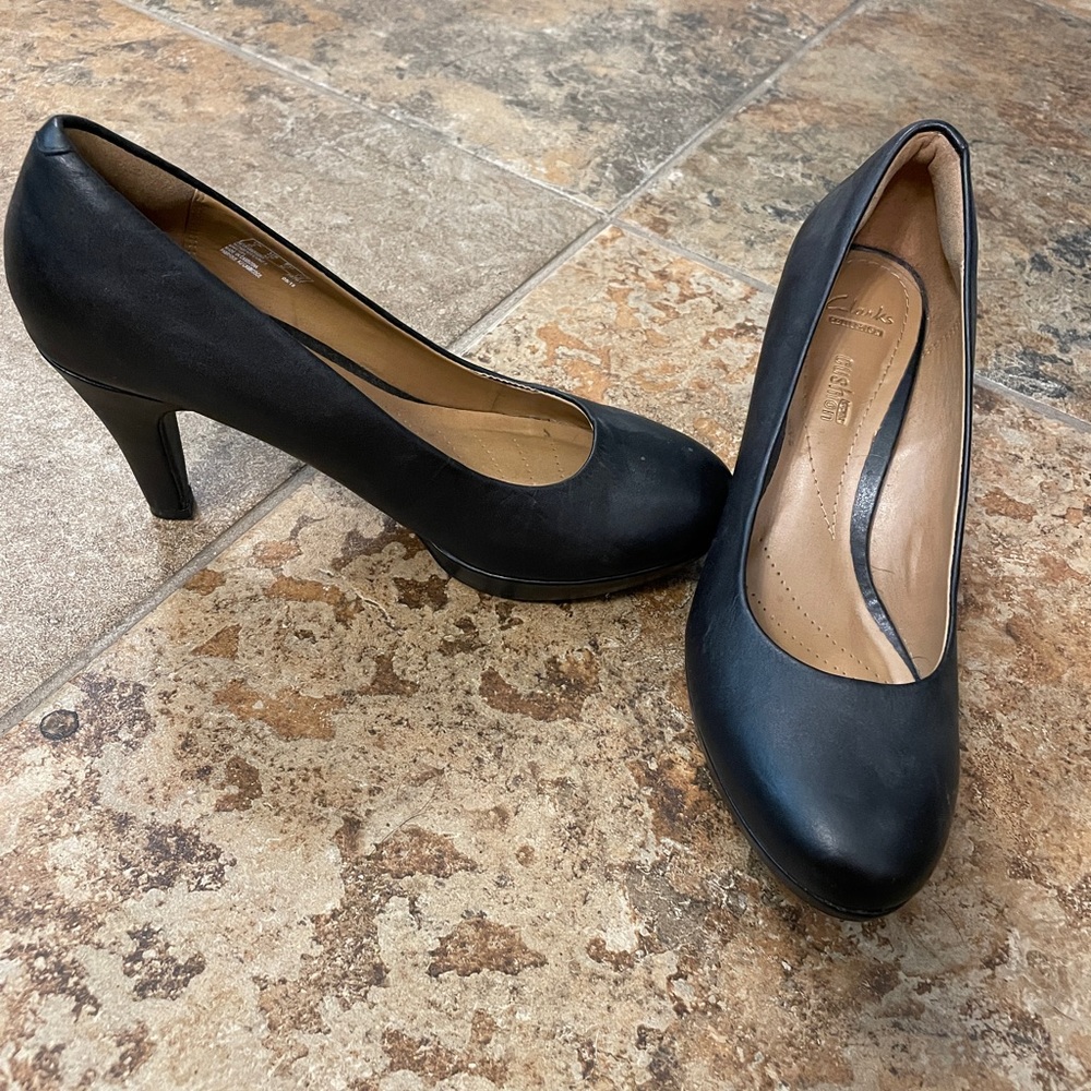 Clarks Black Brier Dolly Heels Size 7.5